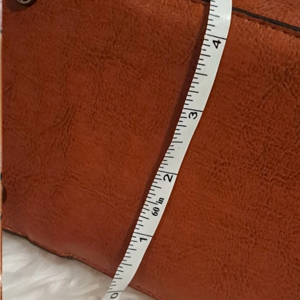 NEW Vegan Leather Tote with Cool Guitar strap - Picture 13 of 16